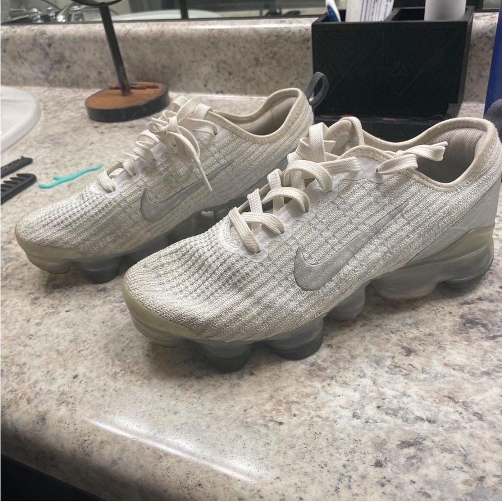 White Vapormax